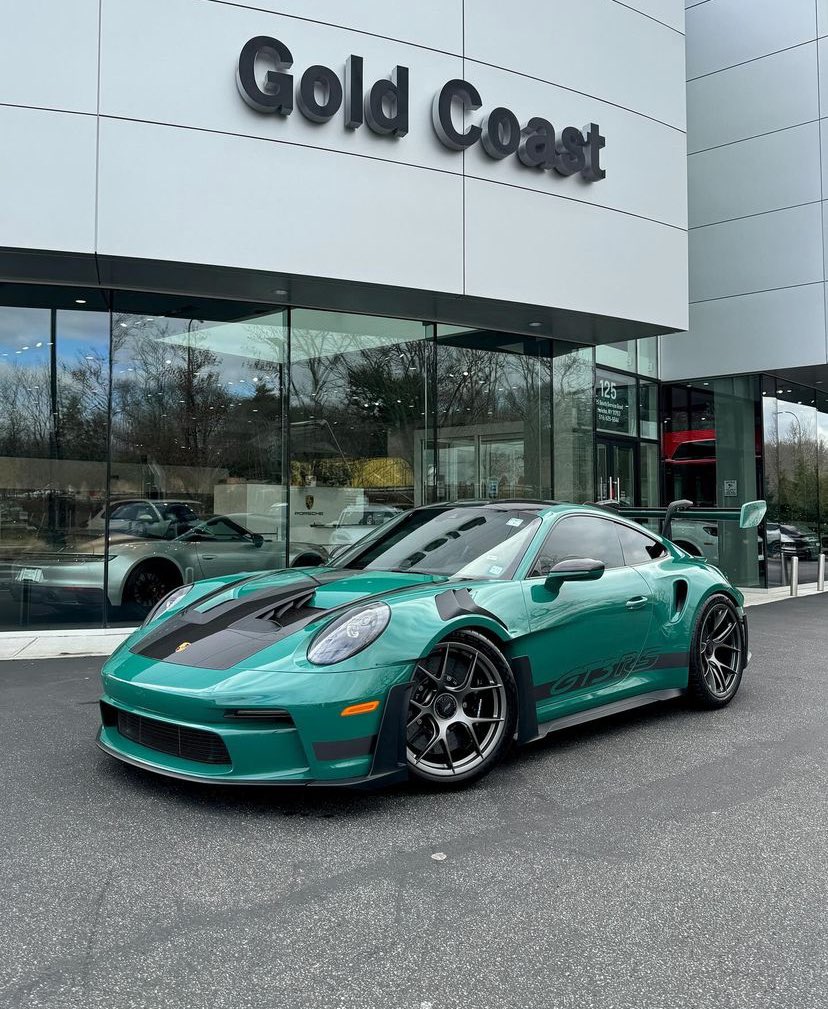 Jordan92338366's tweet photo. 992 Weissach GT3RS in PTS Smyrna Green https://t.co/k9WTkNr88b
