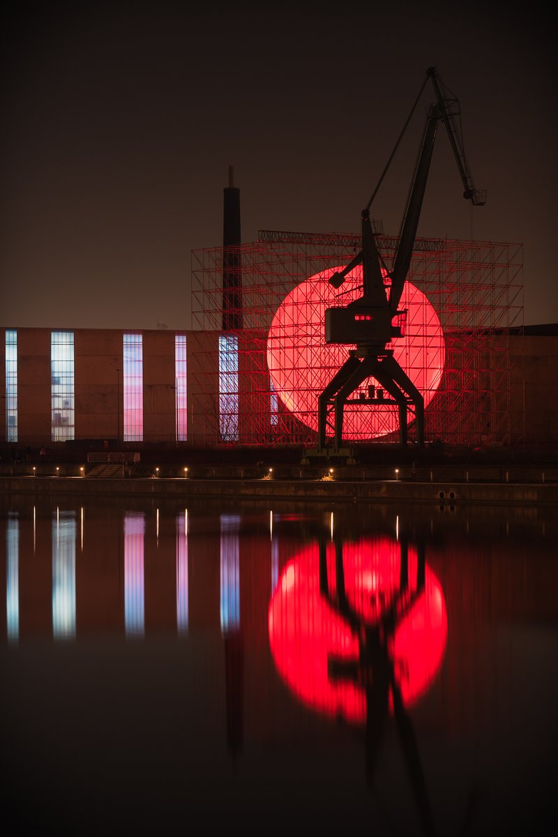 Unfortunately the weather Gods wanted a piece of the Light Festival for themselves. Tierra (the big red globe) is no longer visible.
Nevertheless, there are still 30 artworks to discover along the trail. Discover them here: lichtfestival.stad.gent/en/artworks