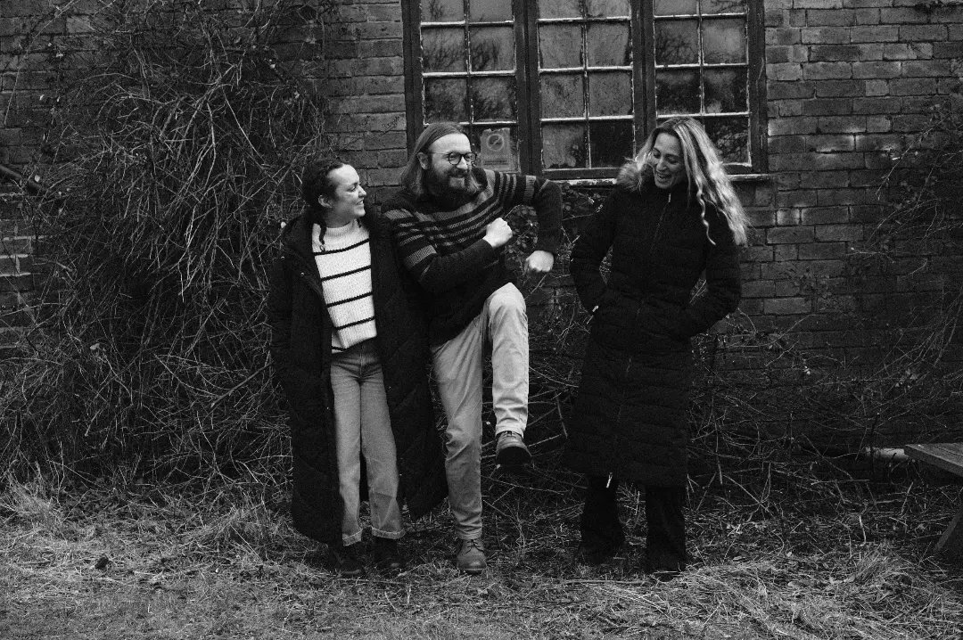 Threaded tweet media