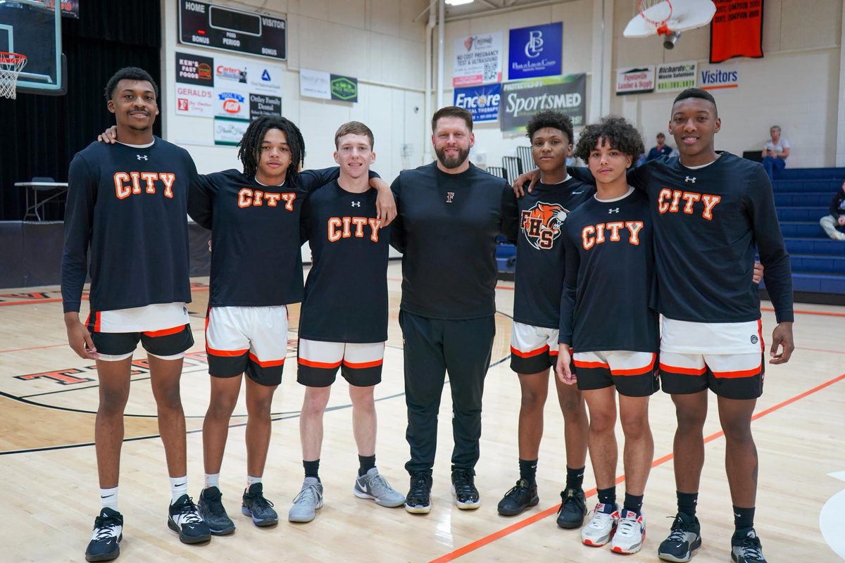 FHS_BBALL's tweet photo. Senior night at the GrindHouse…
One fly, we all
Fly https://t.co/Vl95cOnzyG
