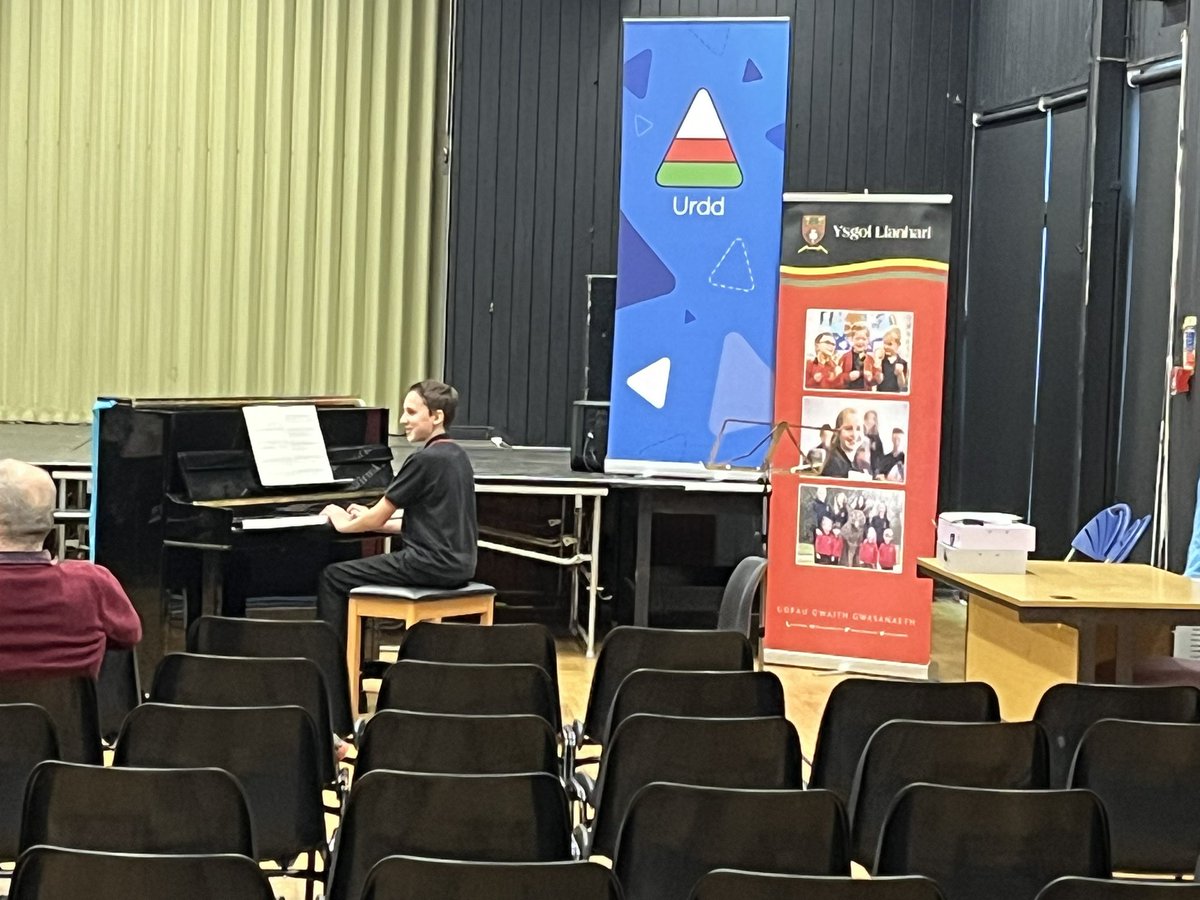 Adran Gerdd Ysgol Llanhari tweet media