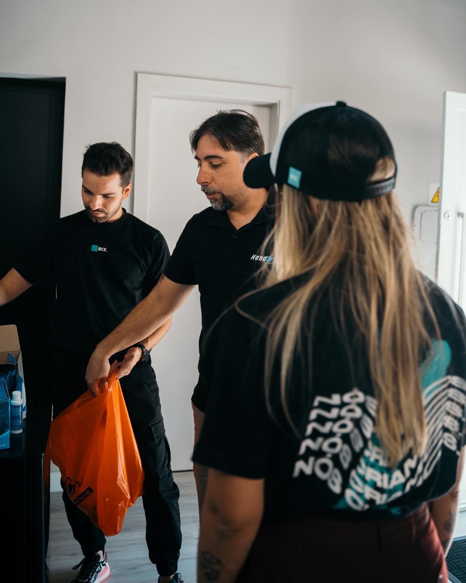 bcxcreators's tweet photo. The new history begins here ⚡️

É com muito orgulho que anunciamos nosso mais novo cliente: #HandDry.

Do tanque de tubarões para o melhor lugar do mundo. Vocês não estão preparados para isso 🦈 😮‍💨

#BCXCreators #ItsAllBCX #HandDryBrasil https://t.co/6anDG02FKs