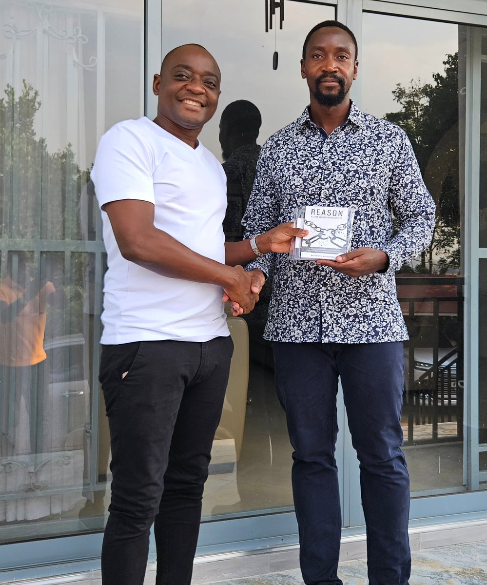 KiggunduHamis's tweet photo. It's was indeed such an honour and pleasure meeting His majesty the kyabazinga....we discussed possible investment paternerships with the kingdom towards collective social economic transformation and development.......For God and My Country. https://t.co/w1LCS5tt0Z