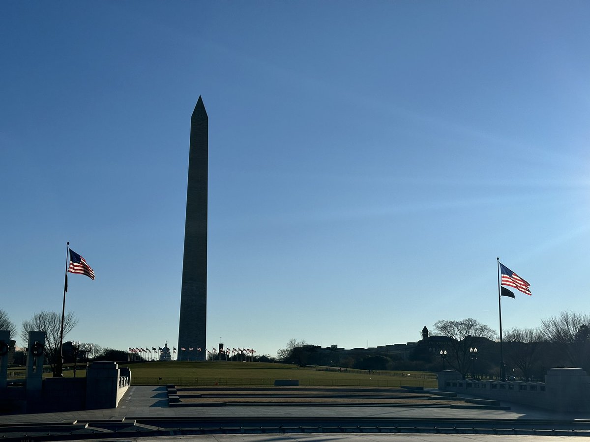 mimozakusari's tweet photo. Healthiest and most memorable way to conclude DC visit is to run National Mall and relive the history and the pride of this nation 🇺🇸🇺🇸🇺🇸
#DCRunning #LincolnMemorial https://t.co/4Tbu7IDRZM