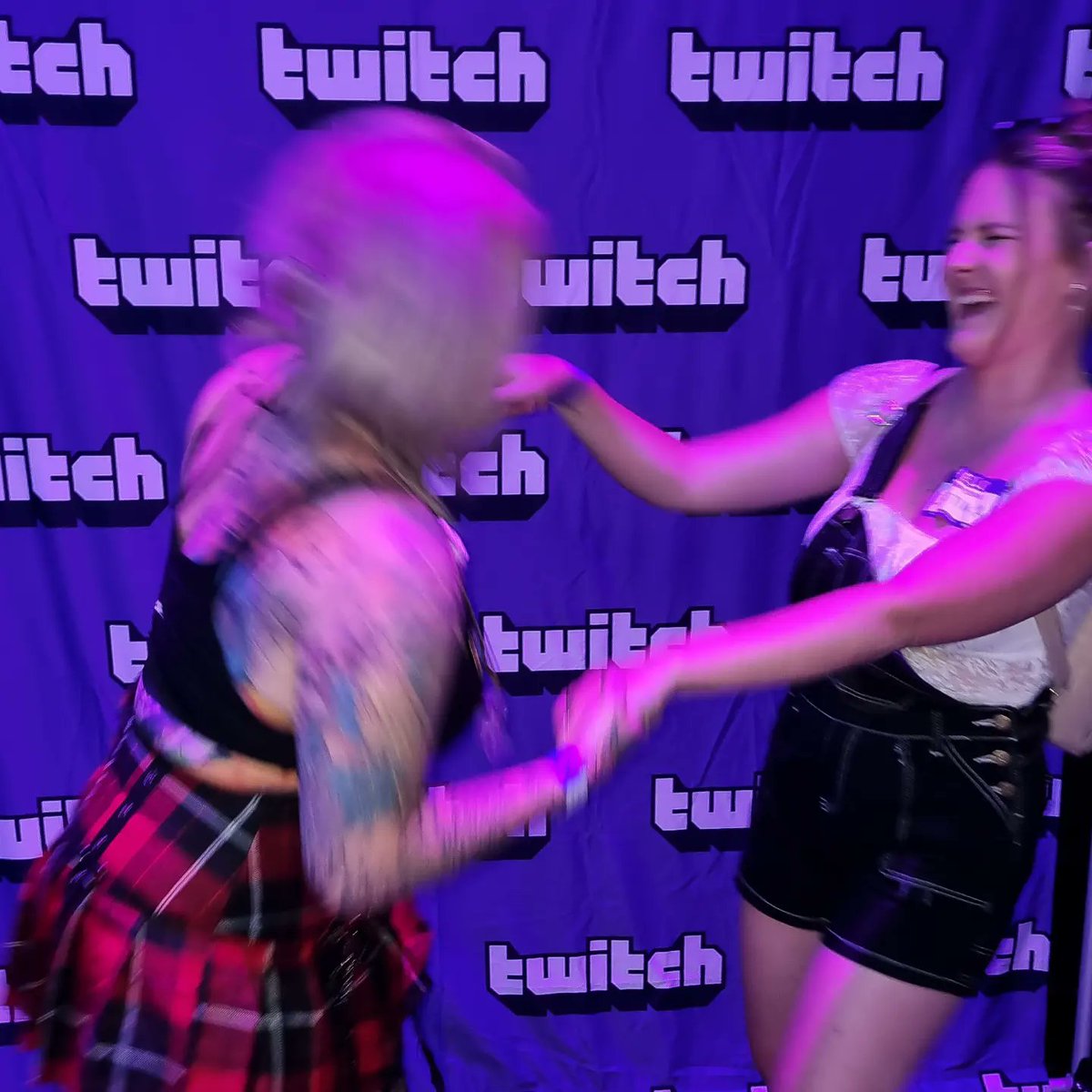 jussjaz_'s tweet photo. Just @twoootles things 😝 https://t.co/AkBf0D8Hq4