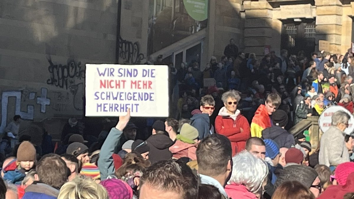 30-35 000 people on the streets in #Freiburg at #WirSindDieBrandmauer #demonstration against fascism, racism and far-right-parties such as #NoAfD The sign reads: “We are the - no more - silent majority”