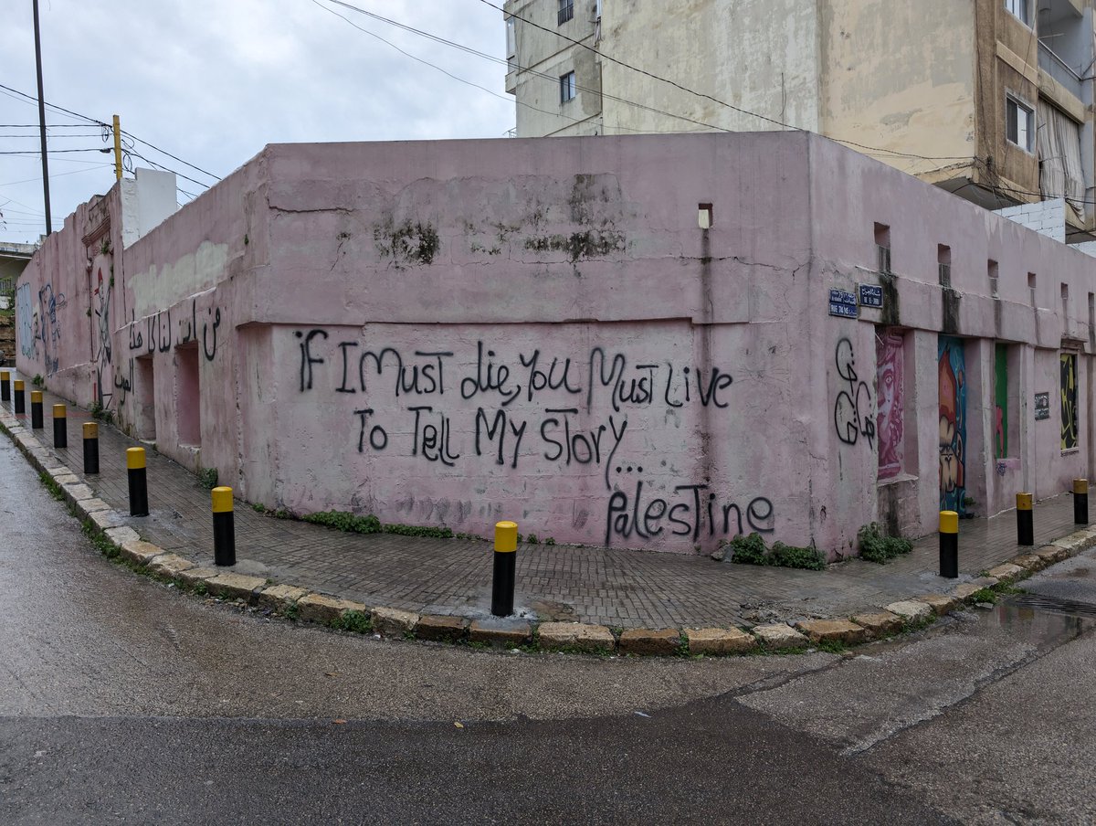 Seamus_Malek's tweet photo. Refaat's words on the walls of Beirut. https://t.co/SKSur2ZiTc