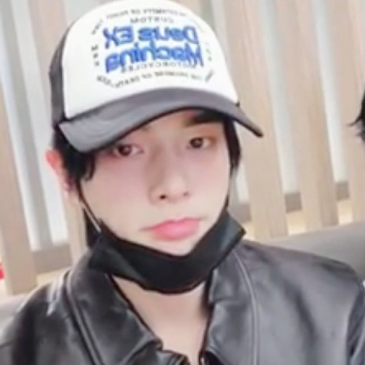 tinysimsim_'s tweet photo. งอนวันละ 24 ชั่วโมง 😕 https://t.co/DjPr5Wk3uq