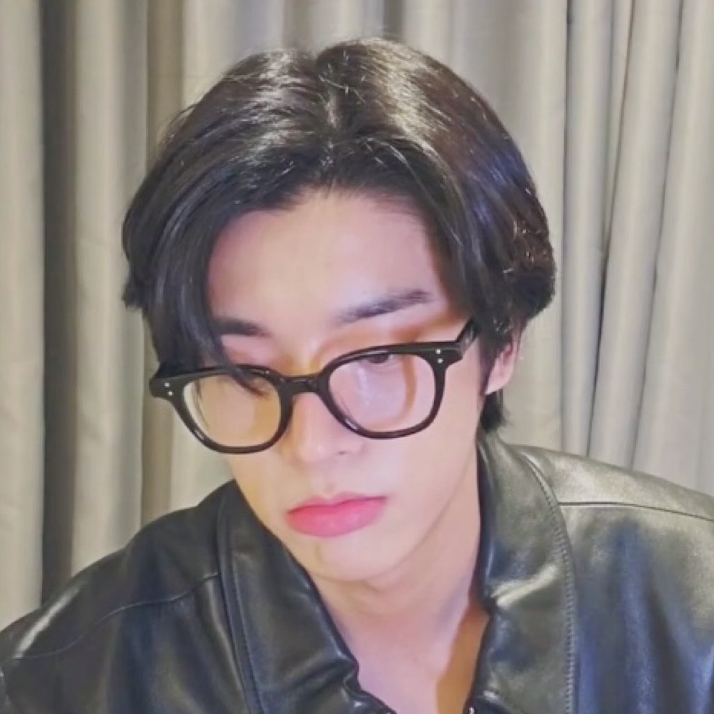 tinysimsim_'s tweet photo. งอนวันละ 24 ชั่วโมง 😕 https://t.co/DjPr5Wk3uq