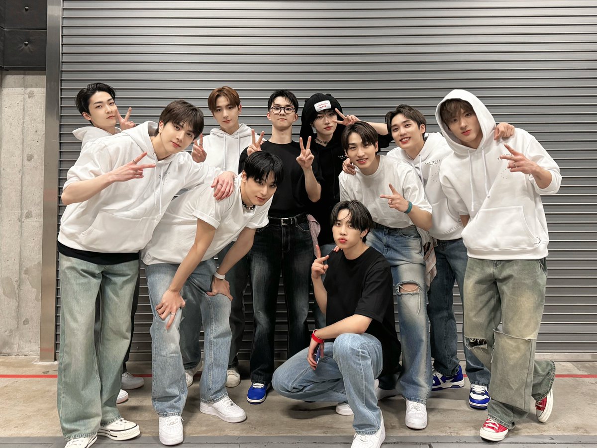IST_THEBOYZ's tweet photo. [📸] THEBOYZ FAN CON 2024：ZENERATION-ENCORE IN JAPAN 1회차 공연 완료🧬 다양한 모습으로 더비들의 마음을 훔친 더보이즈😍 뜨거운 더비들의 응원에 열정적으로 공연할 수 있었습니다❤️‍🔥 우리 내일도 함께해요❣️

#THEBOYZ #더보이즈 #ドボイズ #ZENERATION #제너레이션 https://t.co/O1grh2gLEp