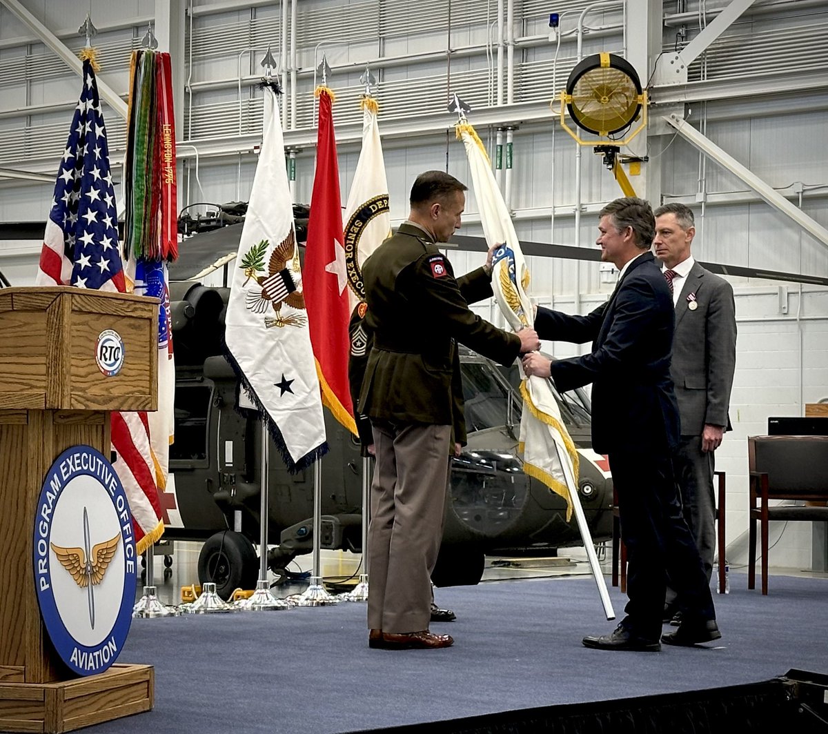 Shout out to our teammates at #PEOAviation on yesterday’s Change of Charter. Looking forward to continued work with BG Phillips &amp; Mr. Davis in their new roles. #BuildArmy2030 #DesignArmy2040
