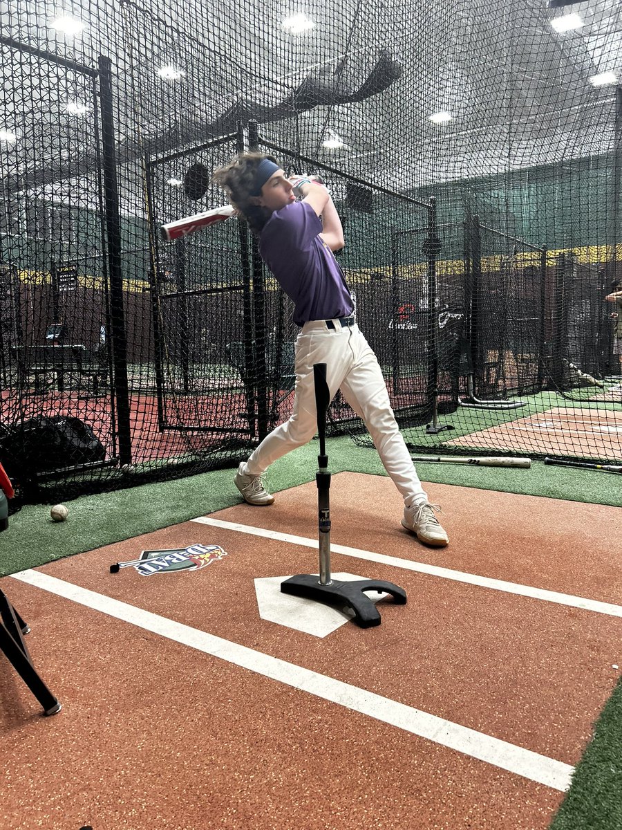 DbatMelissa's tweet photo. Getting that early morning work in @JacksonVochoska #timetowork #earnit #ComeAndTakeIt @allen_baseball https://t.co/fkrTLzC4ch