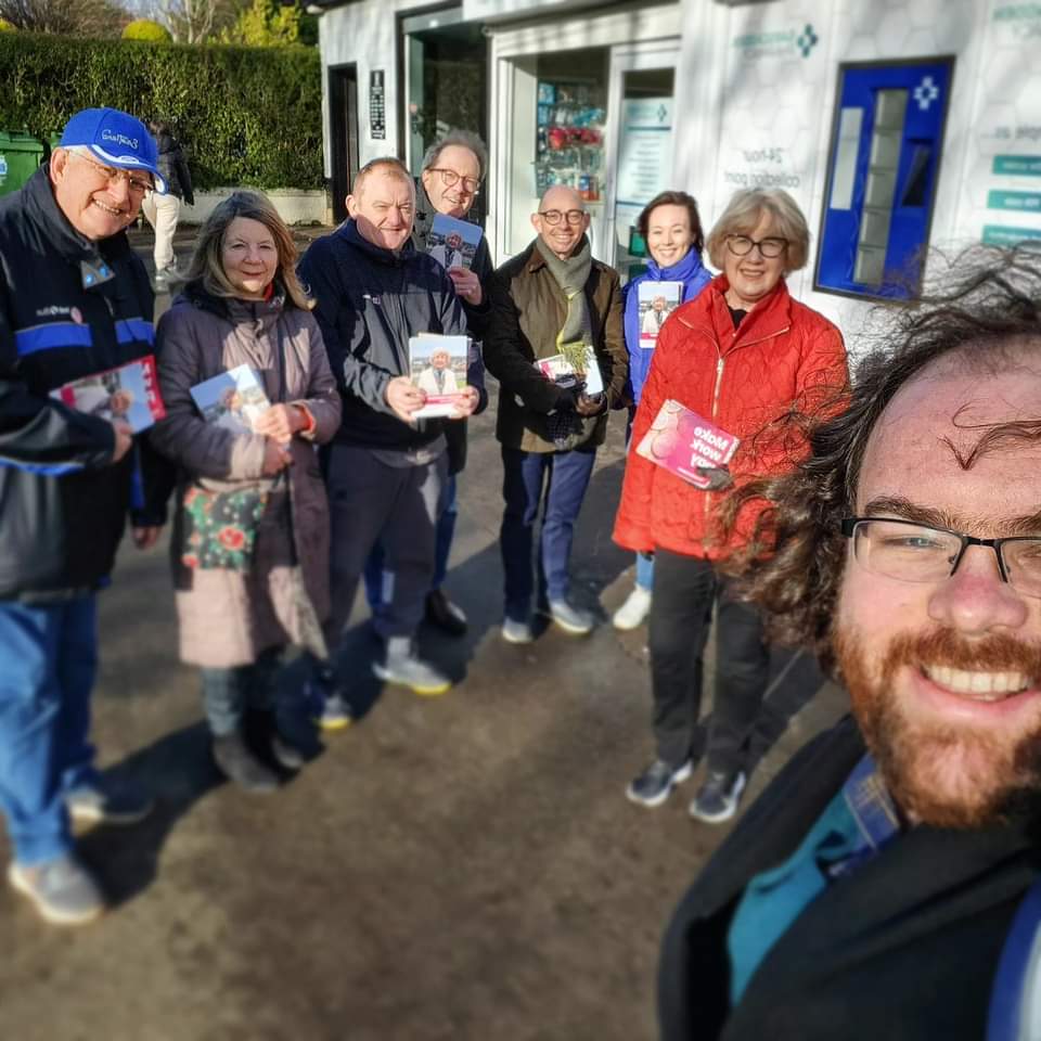 PAShanky's tweet image. 1️⃣ First session this weekend out in Glasgow West with the team speaking to voters in Old Drumchapel.

🚘 Most common issue BY FAR was the condition of the roads...but @PJFerguson18 is already on it!

🧑‍🔧 Was also great to share info about @ScottishLabour's plan to #MakeWorkPay!