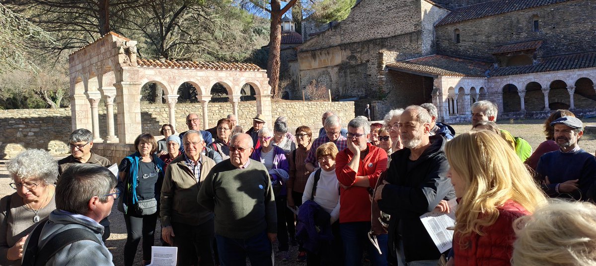 CasalConflent's tweet photo. L"Enric Balaguer ens fa una visita guiada al #monestir de #SantMiquel de #Cuxa per descobrir la #restauració de PuigiCadafalc, la cantonada que està al @MuseumCluster de #NovaYork i les columnes de pedra rosa tant característiques!
@feedme @binomi11 @AteneusCat @CarmeArnauPlane https://t.co/xPc3FzTuLH