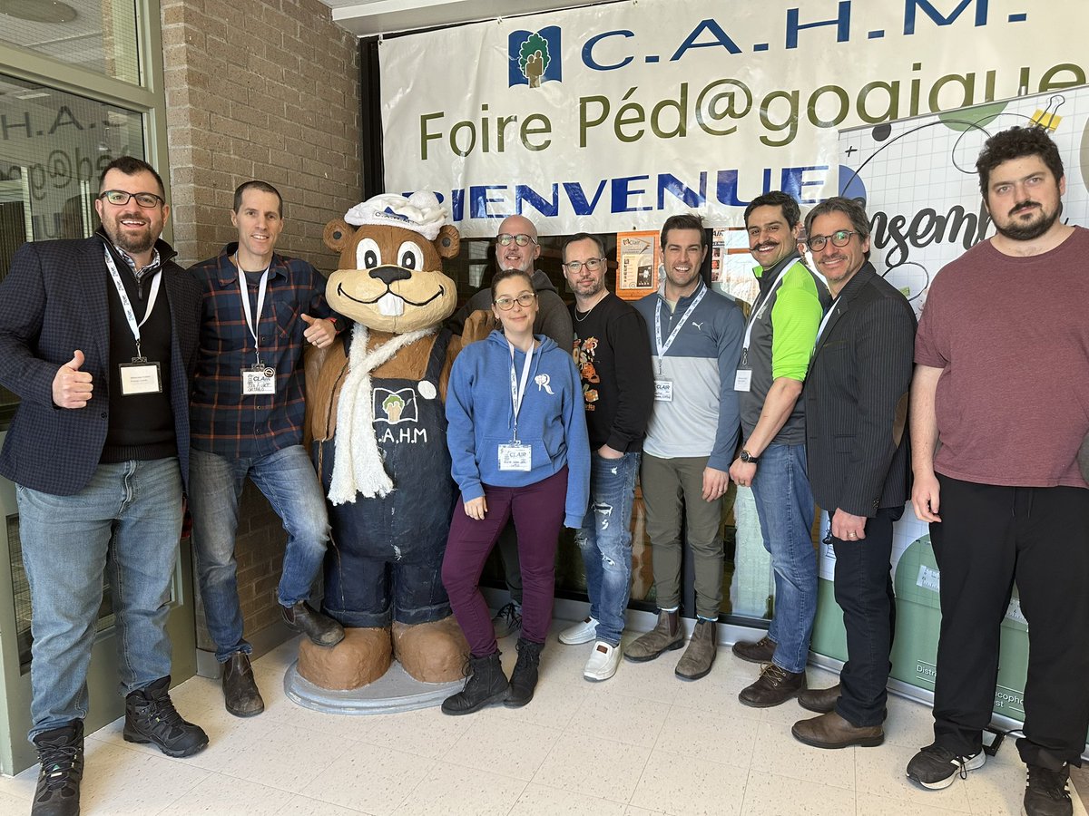 Avec une belle gang des écoles Rivière Rideau et Pierre-de-Blois du <a href="/MonCepeo/">CEPEO</a> pour voir l'éducation autrement merci aux élèves et aux personnels du C@HM pour l’accueil! #voirleducationautrement #innovation #clair2024