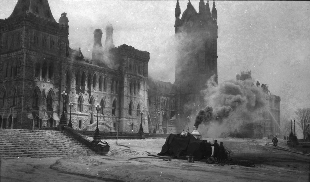 PSPC_SPAC's tweet photo. On the night of February 3, 1916, a large fire destroyed the #CentreBlock of the Parliament buildings. In the weeks following the fire, it was decided the new building would be mainly stone rather than wood. #ParliamentHill

📷: Library and Archives Canada / r000243-v8 https://t.co/mHiqx9hdHI