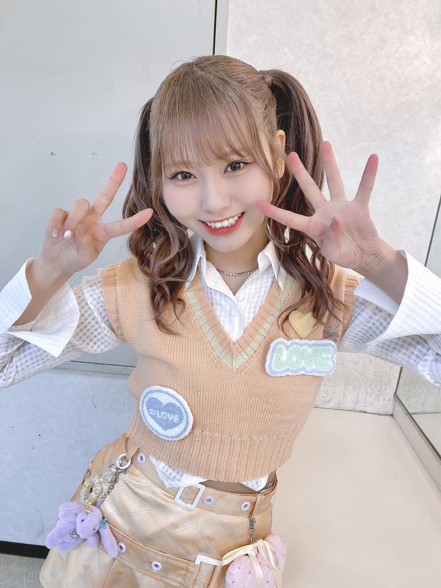 hana_oba's tweet photo. 24歳になりました 🎂🤍 https://t.co/ejZd3aVnx8