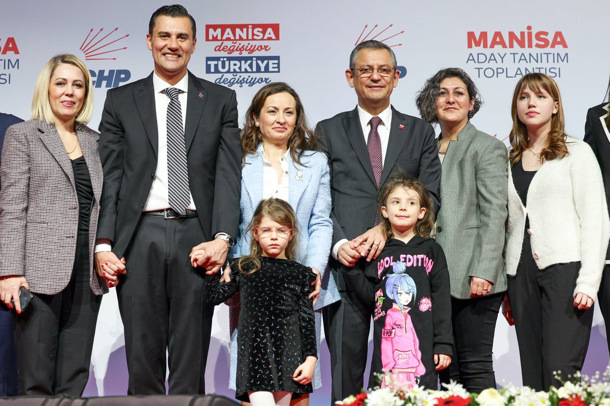 eczozgurozel's tweet photo. Manisa'da Büyükşehir Belediye Başkan Adayımız Ferdi Zeyrek ve belediye başkan adaylarımızın tanıtım toplantısını gerçekleştirdik.

"Manisa’yı Cengiz Ergün’ün şımarıklığından, rantçılığından ve Cumhur İttifakı’nın sömürüsünden kurtaracak ittifakın adı Manisa İttifakıdır." https://t.co/9aiav8QtP1