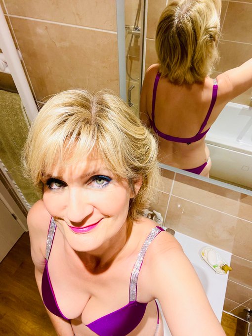 Just been on TikTok live, and the bitches were like &ldquo;reported&rdquo;!  I was thinking to myself &ldquo;tell me you&rsquo;re<a href="/tag/karen"class="tags"><span>#karen</span></a><a href="/tag/tiktok"class="tags"><span>#tiktok</span></a>