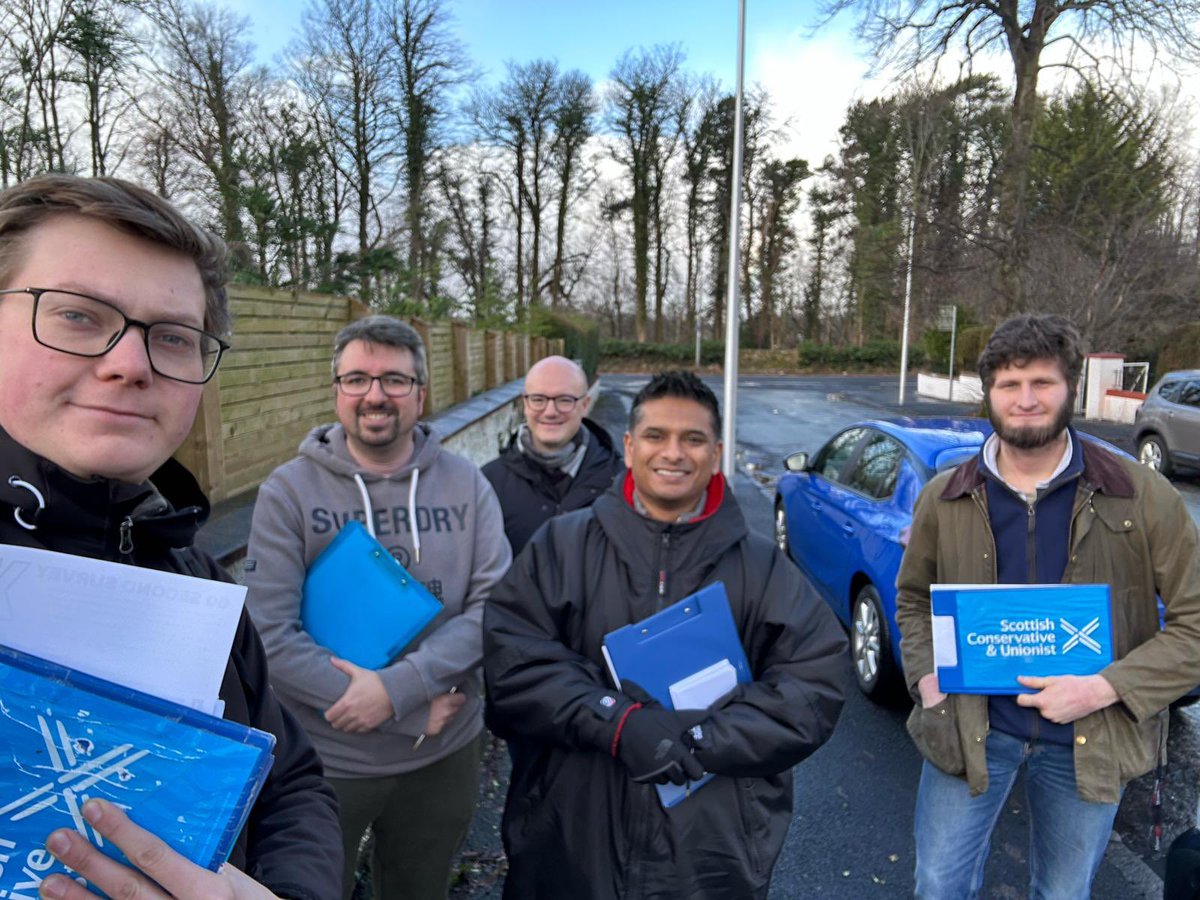 A nice fresh morning for some canvassing in Giffnock on behalf of @Sandesh4EastRen with some issues for he and local Conservative Councillor Gordon Wallace to take forward. A lot “scunnered” with the antics of Sturgeon and her cohort revealed this week in the Covid enquiry.