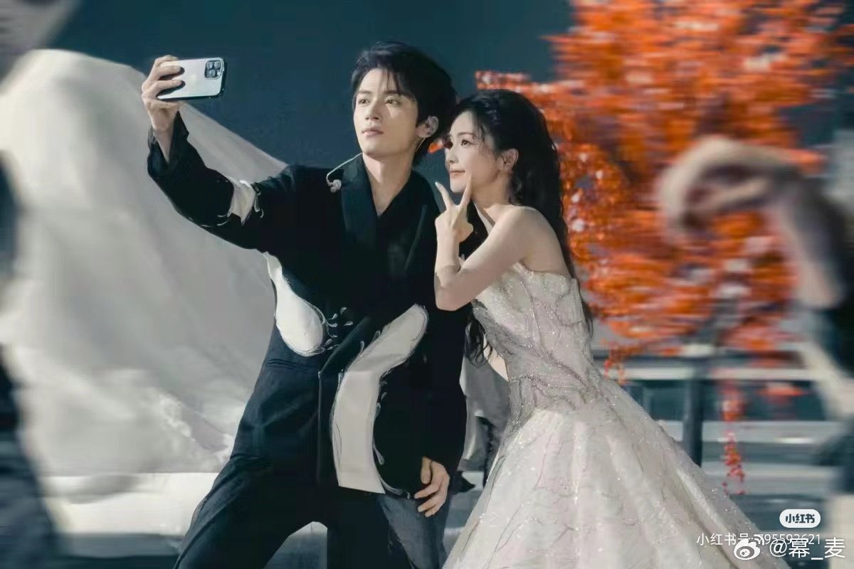 bh_o9z's tweet photo. อย่าปล่อยให้เป็นแค่ภาพเบื้องหลัง ขอรูปหน้ากล้องด้วยค่ะ ไหว้ย่อ 😂😁 https://t.co/N2vdWE4NXU