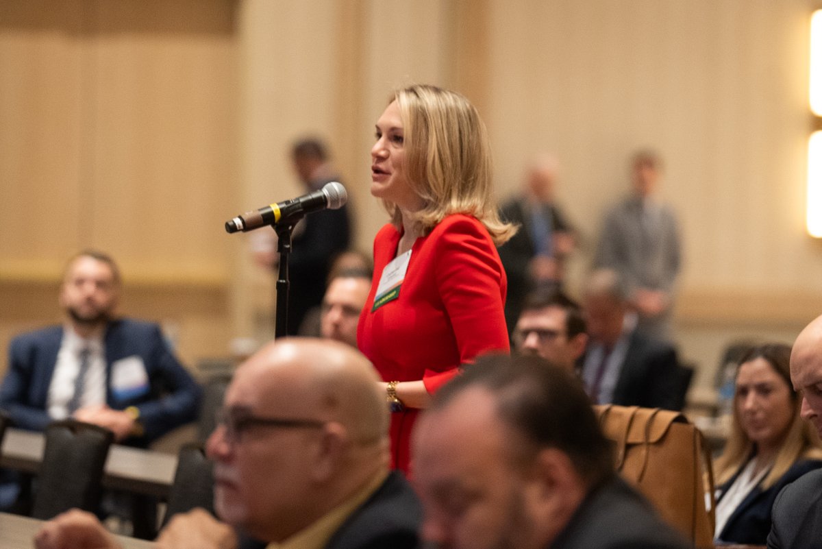 Day 2 of the Florida Chapters Conference begins with a Young Lawyers Special Session. A panel of jurists and leading litigators offer their best advice to young advocates in making successful oral arguments and incorporating originalism and textualism into their briefs.