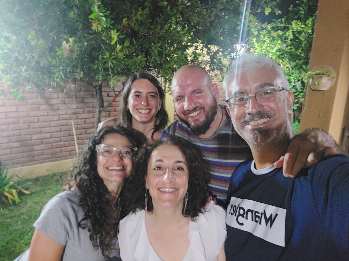 nacho_delarosa's tweet photo. Y un día volvió a juntarse el grupo de los almuerzos, pero a cenar y fuera del laburo… ❤️
@floresisuani @verodevita_ @Luchi_Guzman https://t.co/iC7XxlbGGa
