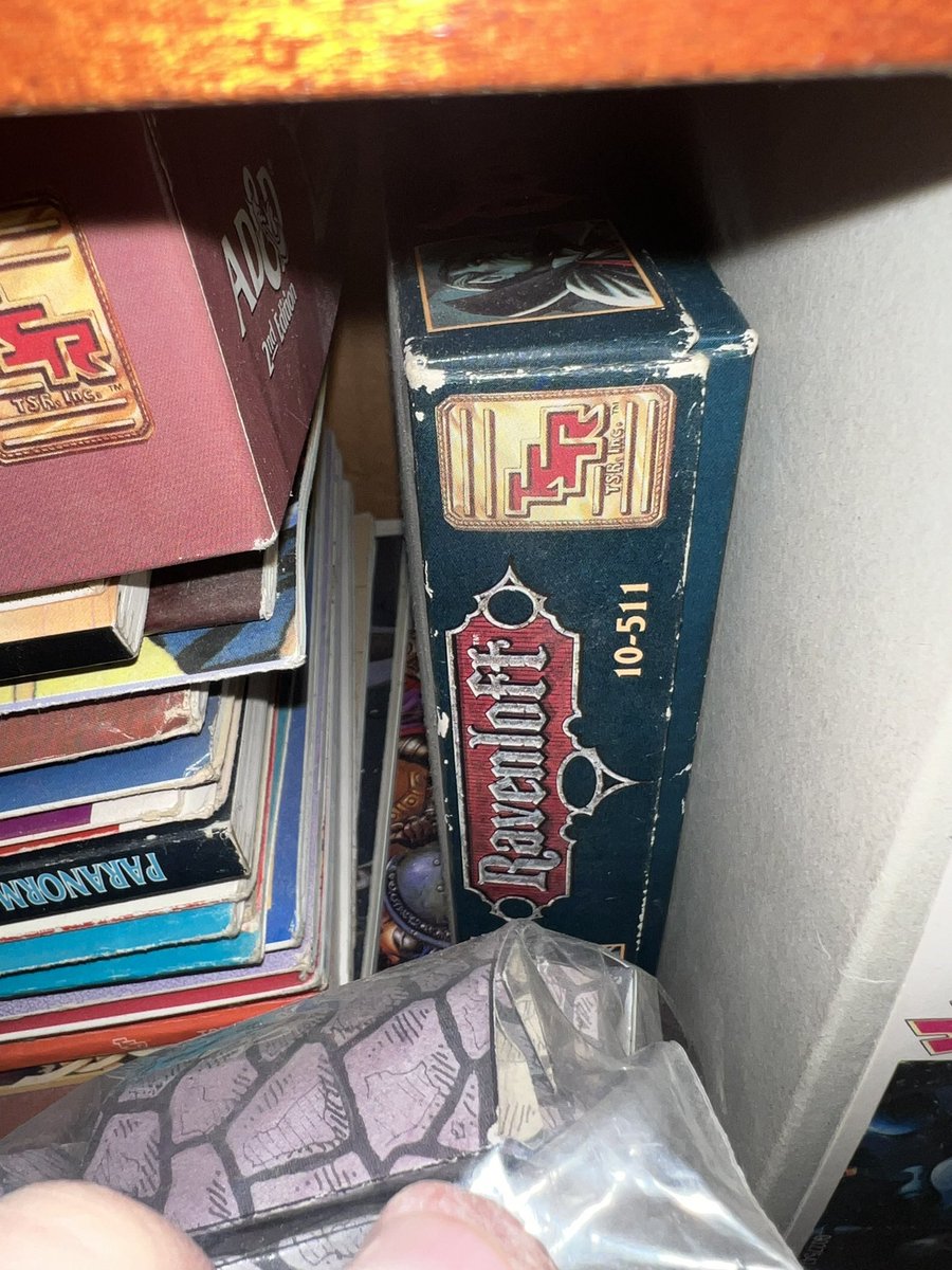 MastiffMassive's tweet image. Gods a above! I think I just found a long-lost treasure chest!
#tsr #advancedDnD #rpg #vintage