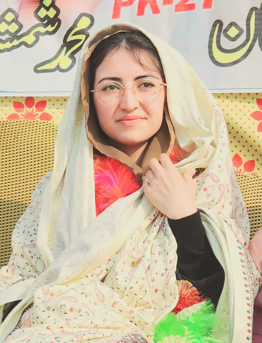 د خپلو خوئيندو او د لونړو د بقا په خاطر 
دا ځل عزت دي بختورے لوپټے له ورکۍ

مسلماني ۔ پښتونولي په مينځ کښ مه راولۍ
خپل قيمتي ووټ مو ډاکټري سويرے له ورکۍ
#VoteForDrSaveera