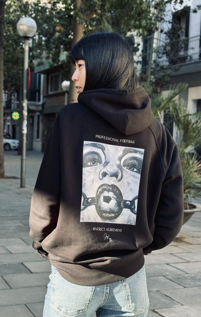isseynfarran's tweet photo. Check out my merch here, if you're interested! My art. My gear. 

https://t.co/kJM0iwSe2V https://t.co/cWLtS18KGb