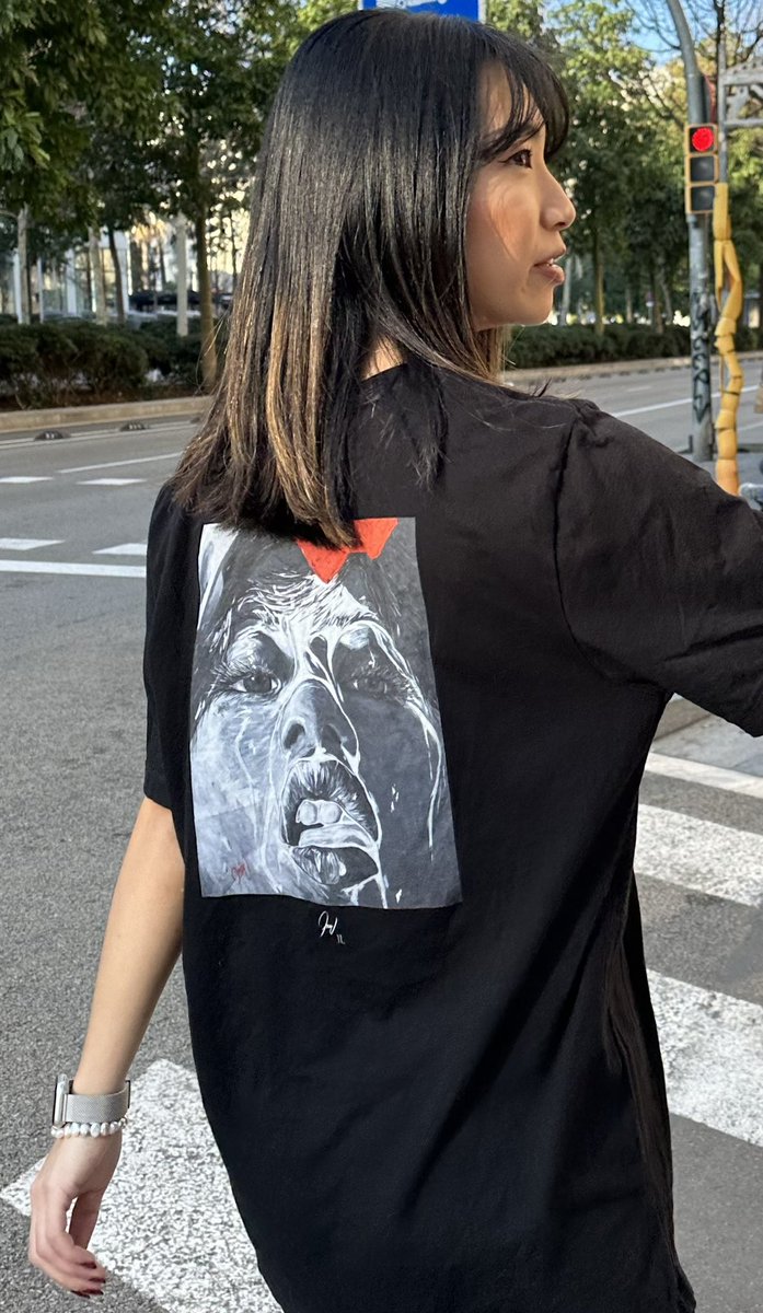 isseynfarran's tweet photo. Check out my merch here, if you're interested! My art. My gear. 

https://t.co/kJM0iwSe2V https://t.co/cWLtS18KGb