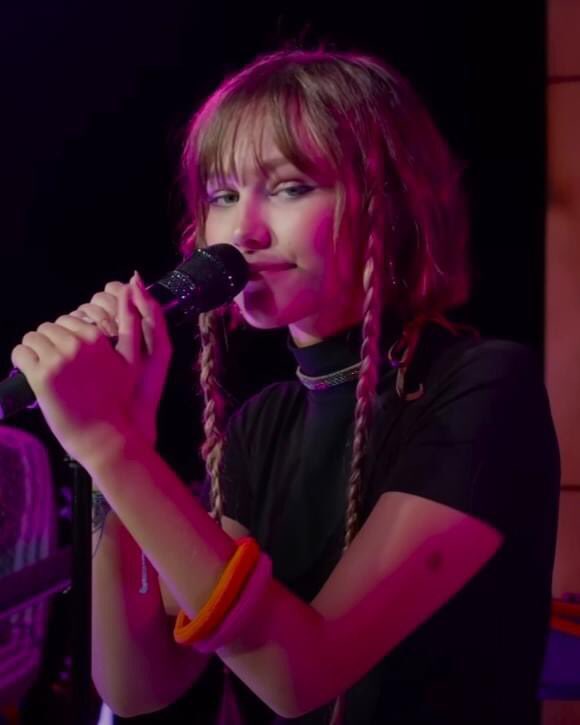 .@GraceVanderWaal • #ScreenshotSaturday

Live cover of @billyjoel’s #Vienna on her @Vevo 
👉 youtu.be/2U2oIHrEsiY

2019.09.24 / 3.6M @YouTube Views
@nolanfrankmus #MelissaDougherty @BenMasters2 #SupportGraceVanderWaal #ChooseKindess