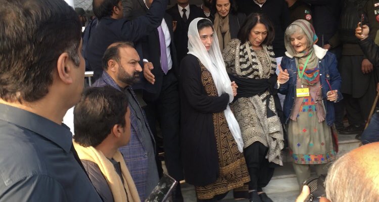 TahiraBadsha's tweet photo. پیاری بیٹی عکسِ بینظیر @AseefaBZ  🥹 آپ کو سالگیرہ کا خوشیوں بھرا دن بہت بہت مبارک ہو 🥳🎂🥳 اللّہ پاک آپ کو خوشیوں سے بھری اور صحت والی لمبی زندگی عطاء کریں الہی آمین.🤲❤️
@AseefaBZ https://t.co/gIvAElT2Yi