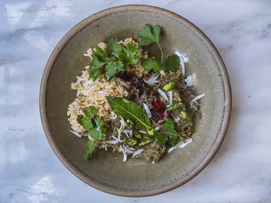 plantfullness's tweet photo. How to turn banana skins into a brilliant chutney or curry – recipe #lesswaste 
https://t.co/y2Yxp4exHW https://t.co/V64TJGRnsl