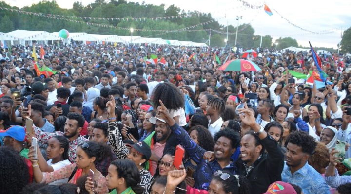 shabait's tweet photo. ራብዓይ ግንባር ኣብ 2024- ምሕያል መኸተ፡ ምድልዳል ስጥመት መሳርዕ

ኣብ ወጻኢ ዝነበር ኤርትራዊ፡ ዓቢ ግምጃ ሃገር ኢዩ። ኣበርክቶኡ ንህዝቡን ሃገሩን፡ ካብ ኣርባዓታት ናይ ዝሓለፈ ዘመን ኣትሒዙ ክሳብ ሎሚ፡ ንልዕሊ 80 ዓመታት፣ ዘየቋረጸ፡ ልዑልን፡ እንትርፎ ሒደት፡ መወዳድርቲ ዘይብሉን እዩ። 

መንግስቲ ኤርትራ፡ ሓደ ካብቶም ቀንዲ ኣዕኑድ ሃገር’ዩ ዝቘጽሮ፣ ንተርኡ ዝበቅዕ ‘ራብዓይ ግንባር’ ዝብል ስም ድማ ሂብዎ ኣሎ። 

ሓይሊ ህዝቢ ኤርትራ ኣብ ወጻኢ ከም ኣብ ውሽጢ፣ ዓሚቚ መንነቱ፡ ርሱን ሃገራውነቱ፡ ዘይክማህ ተወፋይነቱ፡ ልዑል ንቕሓቱ፡ ስጡም ውዳበኡ ኢዩ። እዚ መለለይታት’ዚ፡ ኣብ ዕምሪ ሰለስተ ተኸታተልቲ ወለዶታት፣ ዝማዕበለን ዝተፈተነን ንኹሉ ፈተነታት ዝሰገረን ኢዩ።

ሓይልን ኣበርክቶን ኤርትራዊ ዲያስፖራ፣ ውድብን መንግስትን ህዝብን ኤርትራ ጥራይ ኣይኰኑን ዝግንዘብዎ፣ ጸላእትን ተጻባእትን ከምኡ’ውን ዝተፈላለየ ዝመበገሲኦም፡ እንተ ብፍላጥ እንተ ሰኣን ፍላጥ፡ መጋበርያ ዝኾኑን’ውን ኣዐርዮም ይፈልጡዎ ኢዮም። ሃገርን ህዝብን ነዚ ዓቢ ምንጪ ሓይሊ ኤርትራ የኽብርዎ፣ ተጻባእትን መጋበርያታቶም ከኣ ይፈርሕዎ። ሃገርን ህዝብን ይዂስኩስዎ፡ ሰብ እከይ ዕላማን ግብርን ከዳኽምዎን ክብትንዎን ተንኰል ይፍሕሱ፡ ኩሉ ዓቕሞም የውፍሩ።

እዚ ቅልስ’ዚ ብዙሕ ዝመልክዓቱ ብዙሕ መድረኻት ሓሊፉ’ዩ፣ ጸላእቲ ሓደ ሓደ እዋናት ዝሰለጦም መሲልዎም ተሃዊኾም ዝጸንበልሉ ግዝያት’ኳ እንተነበረ፣ መሬት ምስ ወግሐስ ማይ ዓዂቶም ኢዮም ተሪፎም። ራብዓይ ግንባር፡ ንውሕ’ታን ጫውጫውን፡ ምድንጋርን ጐነጽን መኪቱ፣ ኣብ ነፍስወከፍ መድረኽ ሓይሉ’ዩ ወጽኡ፡

ሎሚ’ውን፡ እዚ ብሉይ-ሓድሽ ቅልስ፡ ሓድሽ ዝመስል ኣረጊት መደባትን ስልትን ተጻብኦን መኸተ ኣንጻሩን ይቕጽል ኣሎ። ጸላእትናን ተጻባእትናን እቲ ንዓሰረታት ዓመታት ብዘይ ፋይዳ ዝደኸሙሉ ‘ለውጢ-ስርዓት’ ኢሎም ኣፍኲሶም ዝገልጽዎ፡ ብሓቂ ግን ኤርትራ ምንብርካኽ ዝዕላምኡ መደቦም፣ ካብ ደገ ተበጊስና ከነዕውቶ ንኽእል ኢና እናበሉ ይህውተቱ ኣለው። 

ሃንደስቲ ናይዚ ውዲት ተጻባእቲ መንግስታትን ቀንዲ ትካላተንን ኢዮም። ኣብ ትግባረኡ ዓቢ ተራ ዝጻወታ ኣህጉራውያንን ዞባውያንን ውድባት፡ ትካላት ‘’ምርምር’’፡ ማዕከናት ዜና፡ ‘ተጣበቕቲ ሰብኣዊ መሰል’ ዝተጠመቓ ማሕበራት ፡ ናይ ሎቢ ኩባንያታት ኣለዋ። ተቘጺሮም ዝሰርሑ ጸይቀ ዑሉላት ወጻእተኛታት’ውን ኣለዉ። ኣብ ታሕቲ ድማ፡ ክተኣካኸቡን ክፈናጥሑን፡ ክወዳደሱን ክጸራረፉን ግዜ ዘይወሰደሎም፣ ብበበይኑ መደባትን ብቅሉዕ ጐነጽን ንህዝብና ንምፍርራሕ፡ ኣብ ውሽጡ ነቓዕ ንምፍጣር፡ ስጥመቱ ንምድኻም ዝሰርሑ መጋበርያ። 

ኣብ ወጻኢ ዝነብር ህዝብና- ራብዓይ ግንባር- ንኹሎም እዚኦም ኢዩ ዝምክት ዘሎ። መኸትኡ ግን ብኣውራኡ፡ መልሰ-ተግባራዊ ዘይኰነስ ተበግሶኣዊ ኢዩ። ዕላማታቱ እዞም ዝስዕቡ ኢዮም፦ 

ሃገራዊ መንነትን ሃገራዊ ንቕሓትን ምሕያል
 
* ቋንቋታትና፡ ባህልታትና፡ ክብርታትና ምዕቃብ ምውርራስን ምስግጋርን፣ 

* ታሪኽና፡ ኣውራ ድማ እቲ ናጻ ኤርትራ ዝፈጠረ፡ ወለዶታት ዝተቓለሱሉን ዝተሰውኡሉን ሓርነታዊ ቃልስናን፣ ናጽነትን ልኡላውነትን ንምውሓስ ዝተኻየደ ዕውት ተጋድሎን፡ ሓባራዊ ፍልጠትን ውርሻን ኩሎም ኤርትራውያን ከም ዝኸውን ምግባር፣

*ሃገራዊ ትካላትና - ነቲ ናጽነት ዘምጽአን ዝዓቀበን ህዝባዊ ግንባር፣ ኣብ ሓርነታዊ ቃልሲ ተሃኒጹ ንሃገር ብብቕዓት ዝተኸላኸለ ተዋጋኢን ኣፍራይን ሃናጽን ሓይልታት ምክልኻል፡ ናጻ መስመር ዝኽተል ሃገራዊ መንግስቲ ኤርትራ- ንምሕያል ምብርካት፣

*ሃገራዊ ትእምርታትና - ባንዴራ ፡ ሃገራዊ መዝሙር፡ ታሪኻዊ ዕለታትናን በዓላትናን- ከምዝኽበርን ከምዝደምቕን ምግባር፣

*ኣብ ወጻኢ ዝነብር ህዝብና፣ ብትምህርቲ፡ ሞያ፡ ብቁጠባ፡ ማሕበራዊ ህይወት፡ ቦትኡን ተራኡን ኣብቲ ዝነብረሉ ሃገር፣ ዕዉት ከምዝኸውን ምግባር፣

እዚ፡ ያታ ኩሎም ኣብ ወጻኢ ዝነብሩ ኤርትራዊ ማሕበረ-ኮማት ካብ ዝኸውን ጸኒሑ ኢዩ። ኤርትራውያን ብውርዝነቶም፡ ሕግን ስርዓትን ኣኽቢሮም ብስኒት ኣብ መንጎ ሕድሕዶምን ምስ ዜጋታት እቲ ዝቕመጡሉ ሃገራትን ብምንባሮም፡ ንደቆም ብኤርትራዊ መንነትን ክብርታትን ብምኹስኳሶም ኢዮም ዝፍለጡ። እዚ ዕዙዝ ያታ’ዚ ክዕቀብን ክሕይልን የድሊ። 

ኩለንትናዊ ኣበርክቶ ንህንጸት ሃገር ምዕባይ፣ 

ኣቐዲሙ ከምዝተጠቕሰ፣ ኣበርክቶ ኣብ ወጻኢ ዝነብሩ ኤርትራውያን ኣብ ኩሉ ሕሉፍ መድረኻት ግዙፉን ኣድማዕን ኢዩ። ሎሚ ኤርትራዊ ዲያስፖራ፣ ዝርግሐኡ ዝሰፍሐ፡ ቁጽሩ ዝበዝሐ፡ ሞያውን ቁጠባውን ዓቕሙ ዝተዓጻጸፈ፡ ጽልውኡ ኣብቲ ዝነብረሉ ሃገራት ዘይነዓቕ ኢዩ። ብእኡ መጠን ድማ፡ ተራኡን ኣበርክትኡን ንስድራ ቤቱን ህዝቡን ሃገሩን ማዕረ ብዝሑን ዓቕሙን ንክኸውን ኣበርቲዕና ክንሰርሕ የድልየና። 

ኤርትራዊ ዳያስፖራ ካብ ሓይሊ ናብ ሓይሊ ክግስግስ፣ ሓድነት ኤርትራውያን ምሕያል፡ ንቕሓቶም ምዕማቚ፡ ተሳትፎኦም ምስፋሕ፡ ሞያውን ቁጠባውን ዓቕሞም ምብራኽ፡ ውዳበኦም ምድልዳል ወሳኒ ኢዩ። ኤርትራዊ ኮማት ኣብ ታሪኽ ምስ ነፍስወከፍ መድረኽን ከባብን ብዝሳነ ሓያልን ኣድማዕን ውዳበኡ ዝፍለጥ’ኳ እንተኾነ፡ ድኽመታት ክነብሮን ሕጂ’ውን ክህልዎን ባህርያውን ትጽቢት ዝግበረሉን ኢዩ። 

ድኻማት ምልላዪን ምፍዋስን ኣገዳሲ ኣካል ጉዕዞ ውዳበታትና ኮይኑ’ዩ ጸኒሑ። ካብ ኣብ ዝሓለፈ መድረኻት ንላዕሊ ድማ፡ ሎሚ ዓቕሚ ህዝብናን ተሰኪምዎ ዘሎ ሓላፍነትን ኣብ ዝዓበየሉ፡ ዝለዓለ ኣቓልቦ ዝሓትት ኢዩ። 

መደባትናን ውዳቤታትናን ነቕርቦ ኣገልግሎትን ብቑዕን   ማዕረ ሃንቀውታን ጠለባትን ህዝብና፡ ከምዝስጉምን ክንገብር ይግበኣና። ነቲ ዝተፈተነን ዘድመዐን ንዓወት ዘበርከተን ኣተሓሕዛና ምስ ሓድሽ መድረኽን ባህርያት ዘመን-ሓበሬታን ተክኖሎጂን ከምዝምዕብል ምግባር የድልየና። 

ማዕረ-ማዕረ’ዚ፡ ኩሉ ዝቐደመ ፈተነታቶም ዝፈሸሎም ጸላእትን ተጻባእትን ሃሱሳትን፣ ጉልባብም ቀይሮም ኣብ መሳርዕና ሰሊኾም ህዝብና ክመቓቕሉን ውዳቤኡን ኣበርክቶኡን ከዳኽሙን ከነፍቅድ የብልናን። 

እቲ ዋና ነገር፡ እቲ ፍሉጥ ኢዩ። ዕርፊ ምጽናዕ። ተበግሶ ምዕታር። ንህዝብና ንህቦ ኣገልግሎት ብቐጻሊ ምምሕያሽ። ኣብ ፖለቲካዊ፡ ቁጠባዊ፡ ማሕበራዊ፡ ባህላዊ፡ ዜናውን ዲፕሎማስያዊ መደባትና ዓይነታዊ ምዕባለታት ምምጻእ። ውዳበና ምስፋሕን ኣድማዕነቱ ምብራኽን።