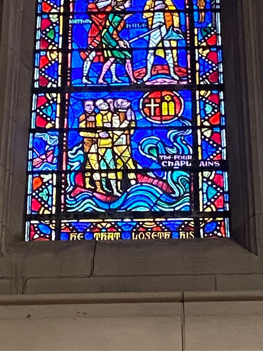 #FourChaplainsDay is a day to honor the 4 who died rescuing civilian and military personnel as the troop ship SS Dorchester sank on 2/3/43. This stained glass window @WNCathedral is located in the Armed Forces Chapel and is an easy visit on guided tour: buff.ly/4811iRh