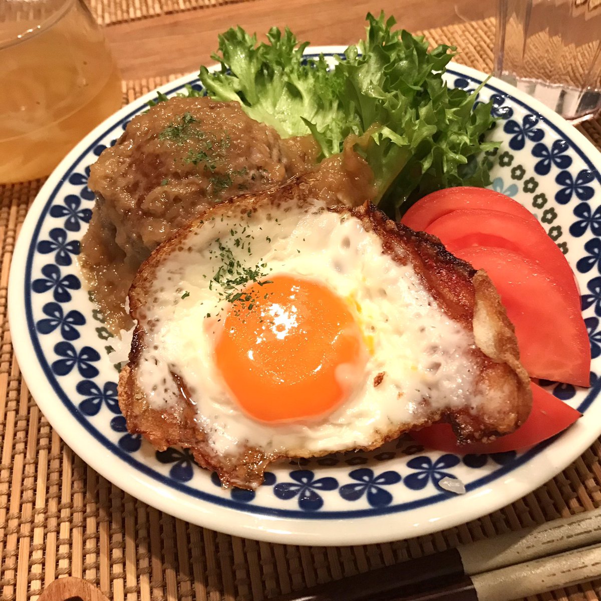 mainooyatsu's tweet photo. 一番好きなロコモコ丼レシピ✨
おろし玉ねぎソースが最高です！ https://t.co/HyFwJSzgu4