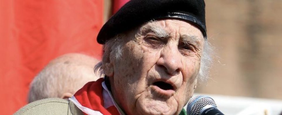 ANPIRomaPosti's tweet photo. “Dalla guerra in #Russia alle #BrigateGaribaldi, dal @qn_carlino alla #Rai, alla #CasaDellaMemoria. Mai nascosto dietro una poltrona."
#MassimoRendina “Comandante Max”
#Venezia, #4gennaio 1920 – #Roma, #8febbraio 2015 https://t.co/aMk0TQVwjc
