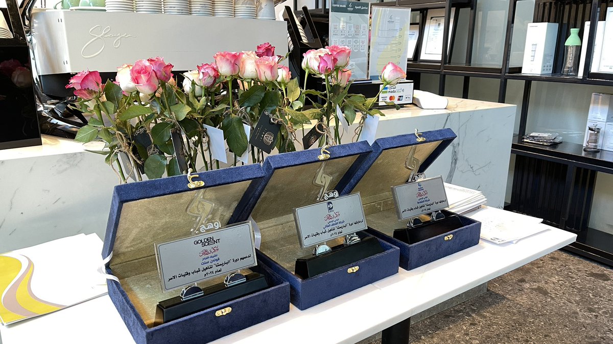 كما تتقدم جمعية #وهج_النسائية_الخيرية بالشكر والتقدير لـ مؤسسة القطف المثالي #مقهى_ميثودز #محمصة_أكتوبر على مبادرتهم الكريمة في تقديم وتدريب ورشة عمل #الباريستا لابناء الأسر المستفيدة 
 <a href="/octoberroaster/">محمصة أكتوبر للقهوة المختصة</a> <a href="/Methodscoffee/">Methods Specialty Coffee</a>