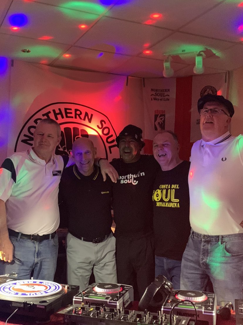 Many thanks to Amelia & Dave Segre for organising a Northern Soul & Motown night at the Wroughton Club. The club kindly let them use the room for the charity event. The evening raised £400