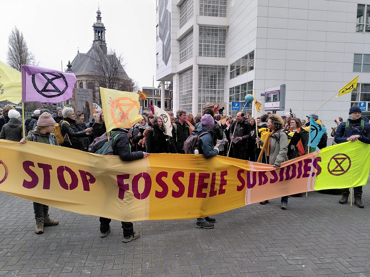 What do we want? Climate Justice! When do we want it? Now! #stopfossielesubsidies #a12 @NLRebellion