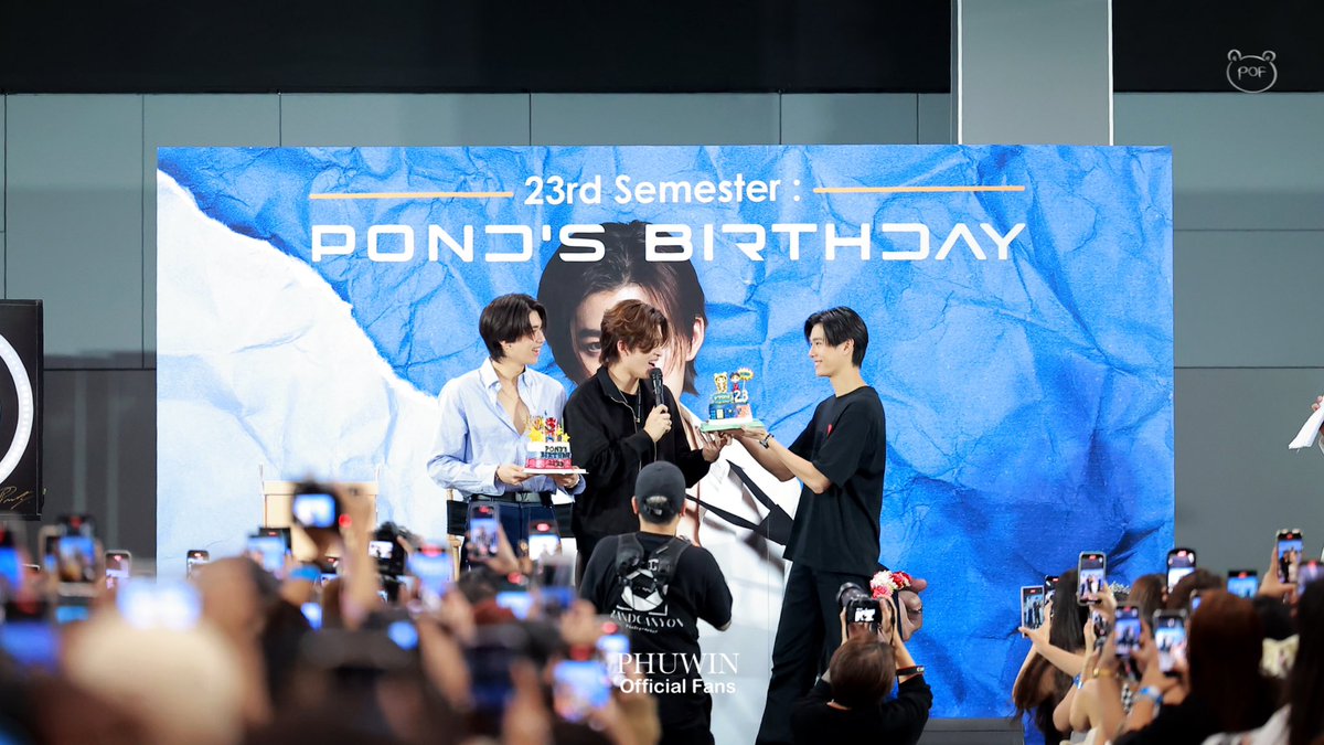 PhuwinOfficial's tweet photo. 『#23rdSemesterPondDay』

สุขสันต์วันเกิดพี่ @ppnaravit อีกครั้งนะคะ 
ขอให้มีความสุขมากๆ สุขภาพแข็งแรง ประสบความสำเร็จทุกอย่างเลยน้า~ 🤍🧡

ขอบคุณ @ppnaravit_home ที่ให้ภูวินทร์ได้ไปมอบเค้กให้พี่ปอนด์ด้วยตัวเองนะคะ 😊

Special Day With Pond
❥@phuwintang🍯
#phuwintang https://t.co/uhMBys1srJ