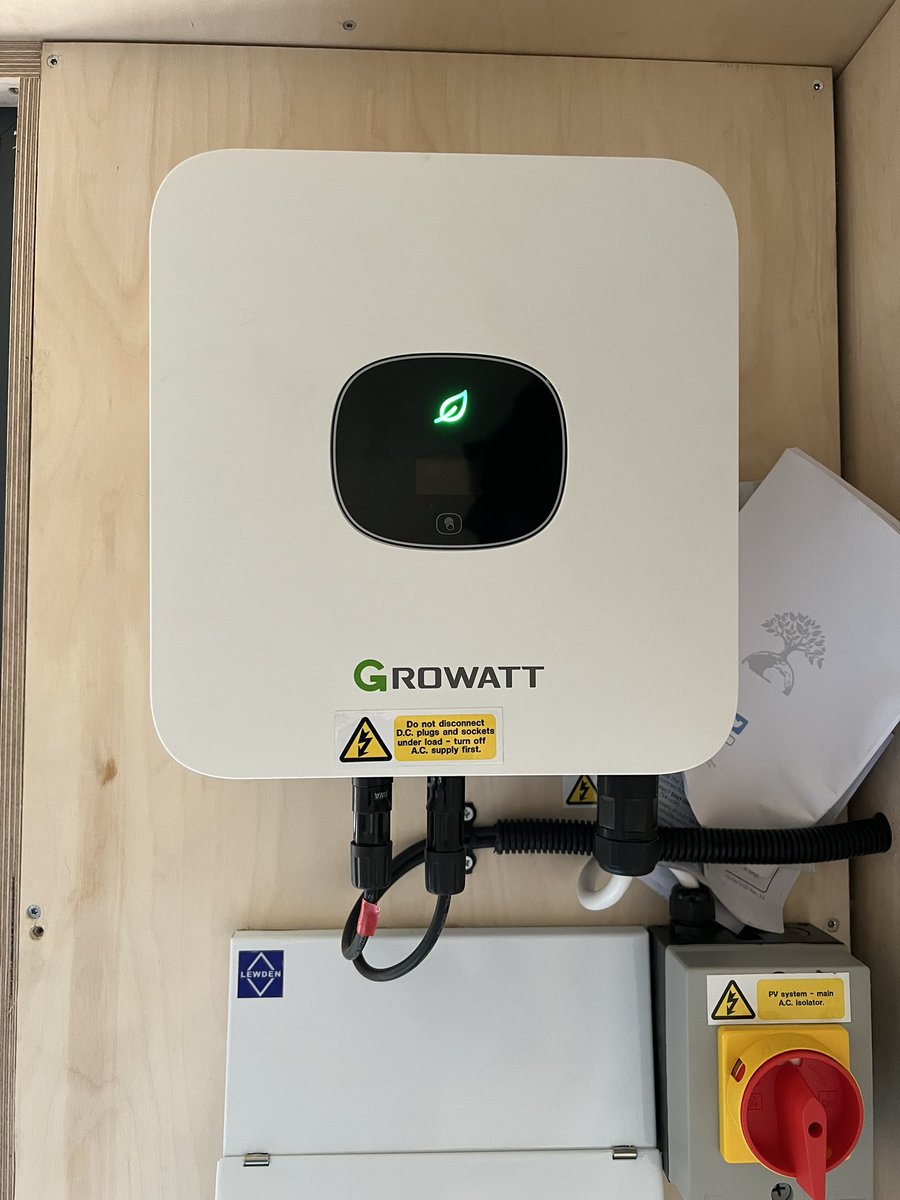 ⚡️ Three new (500W) panels added to shed, and new linked @GivEnergy inverters + 9.5kWh battery installed to save some ££ taking advantage of flexi power tariffs. Geeky analysis to come once fully set up and been running for a while ⚡️