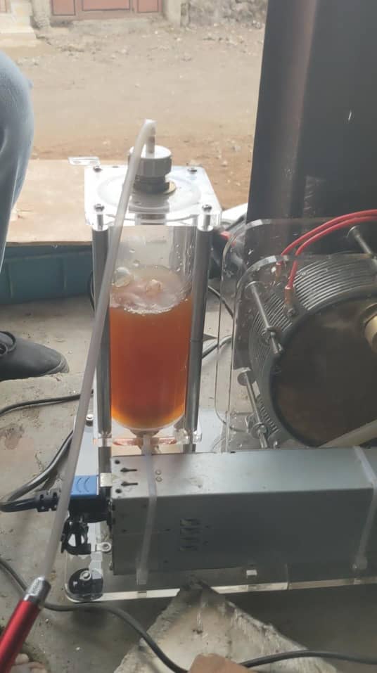 GomaFleva's tweet photo. 🔴 À #Goma , Après avoir mis en place une machine éplucheuse des pommes de terre &amp; coupe frittes, de deplumage, les jeunes étudiants de l' #ISTA, reunis au sein de l'entreprise Empire Technologie, ont mis en place un système de production de l'électricité moyennant de l'urine. https://t.co/S17bqtD4DB