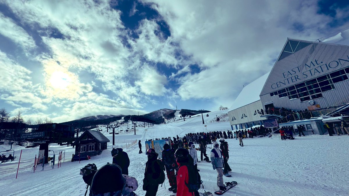 ルスツ楽しかったけど一日券11500円になっててビビったわ…。こっちからしたらめっちゃ値上げされた感あるけどドル円の関係で値段変わってるだけで海外勢からしたらなんも変わっとらんのよね…笑