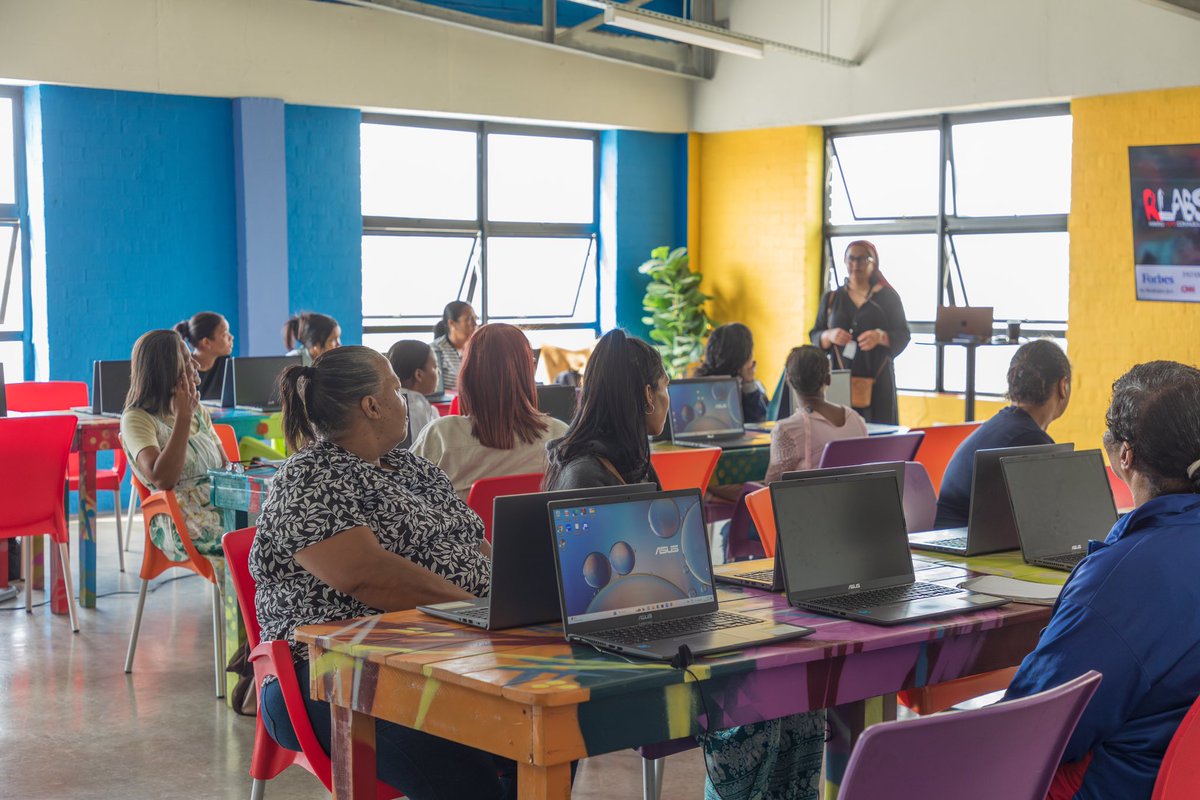 RLabs's tweet photo. Empowering women through technology!
Today our Digi Women dived into the digital world with Gmail, Slides, Docs, and the essential etiquette skills for effective communication and document writing.
#DigiWomen #DigitalInclusion #Academy #WomenInTech #RLabs #RLabsWomen #FF2024 https://t.co/CJg0Ikzkdk