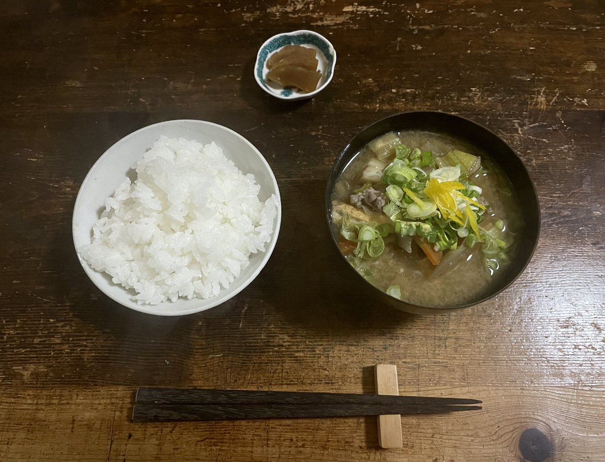 Kazufumi_Kodama's tweet photo. とん汁、炊きたて飯 https://t.co/J0VJfBttlP