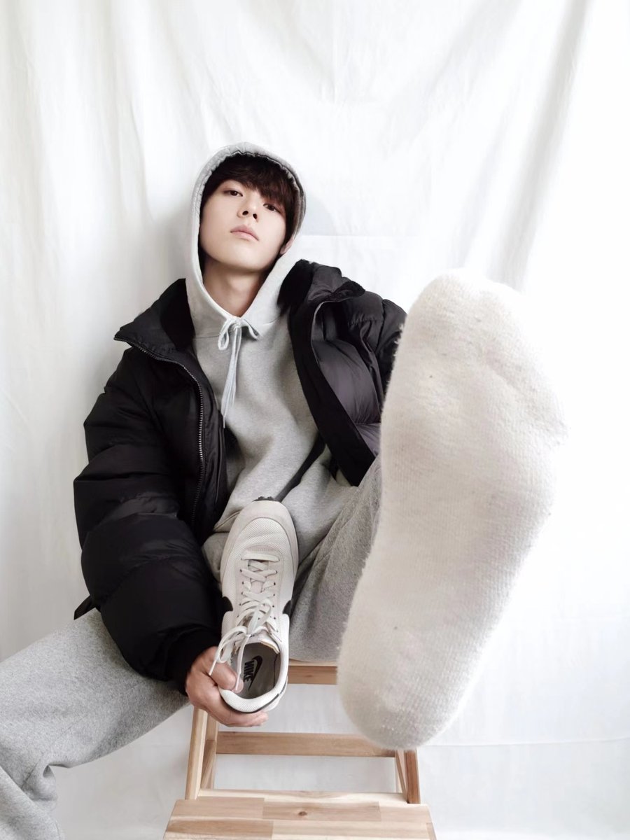 【粉丝投稿】粉丝2021年看到的这个韩国推主，谁知道他的推特账号，知道的请私信。第一个私信开门的可以免费寻人。（发帖寻人收费🧧，vpn不稳定，寻人/征友/买男性用品加个人VX（SYLjiankang2023），注明来意否则不通过）