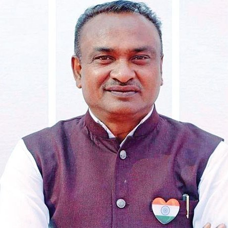 Gujarat News :

Visavadar MLA Bhupat Bhayani joined BJP in the presence of state BJP chief CR Patil.

Bhayani had won the Visavadar seat in the 2022 Gujarat elections on AAP ticket, but recently he left AAP and resigned from the state assembly.
