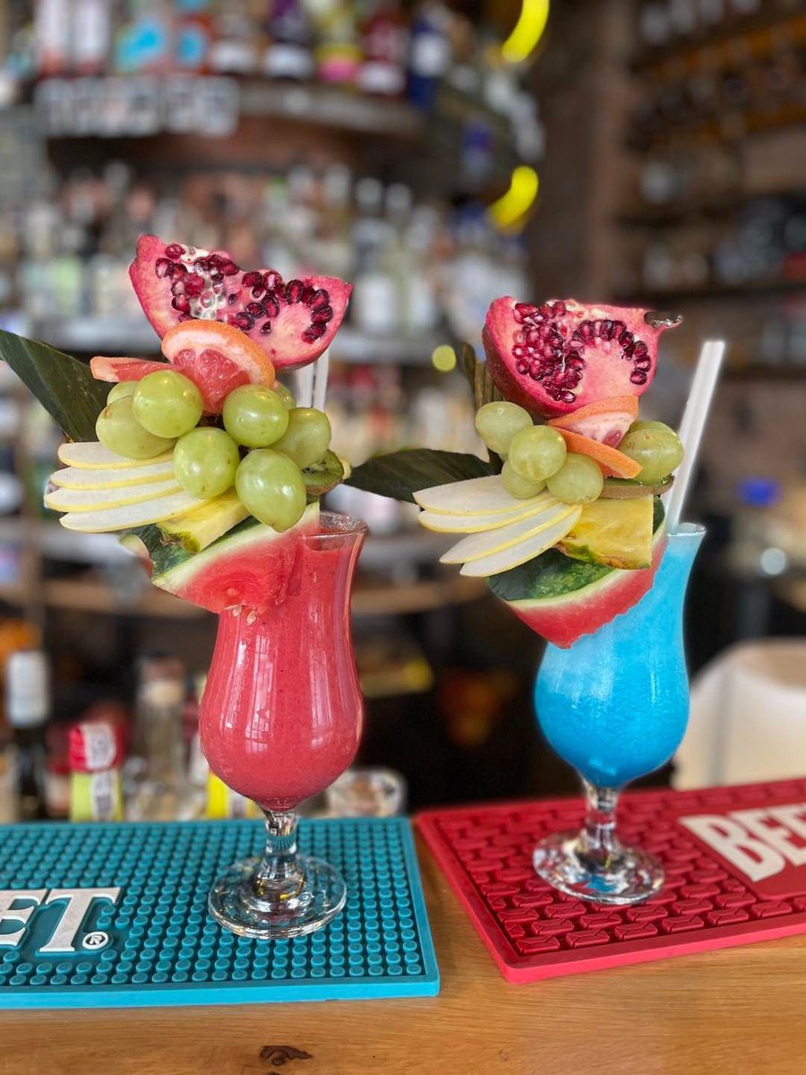 CoctailBarMax's tweet photo. Spotkajmy się w kurorcie 🍹 #tasteofhappiness #cocktailtherapy #bottomsup #coctailbarmax #soboting #grunwaldzka1 #sopot #trojmiasto #zmiłościdokoktajli #tricity #3city #3miasto https://t.co/DtSf7q7Ra4